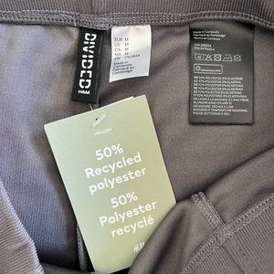 NWT H&M Split-Front Hem leggings.